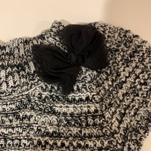 Girls black and white knit dress with black bow - Picture 3 of 4